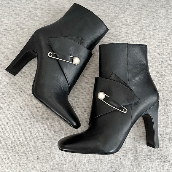 Nine West Black Leather Ankle Boots with Pearl Detail – New Without Tags - Picture 2 of 12